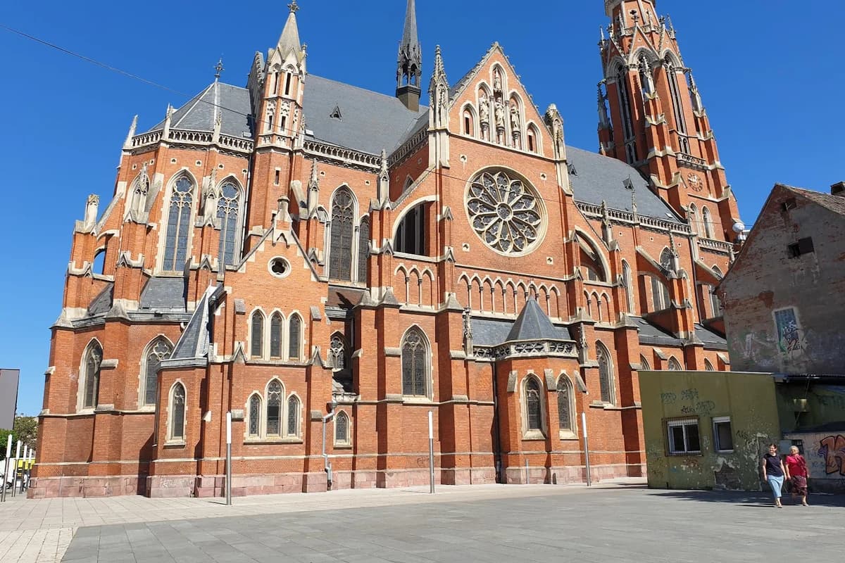 Vidikovac na zvoniku konkatedrale sv. Petra i Pavla
