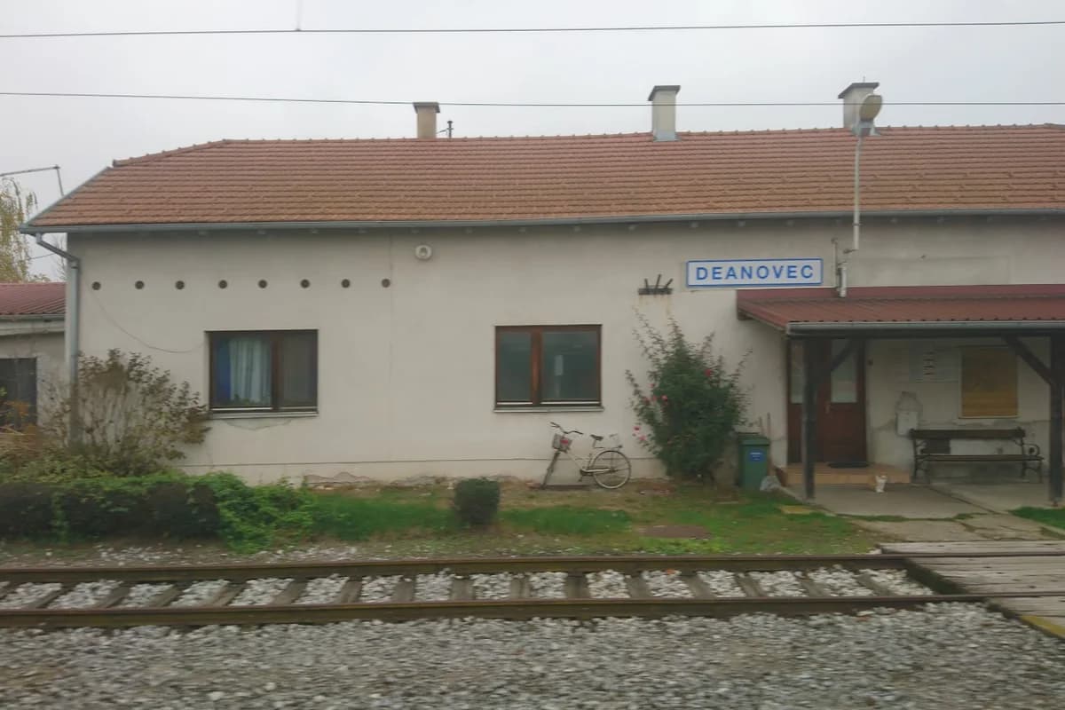 Željeznička stanica Deanovec