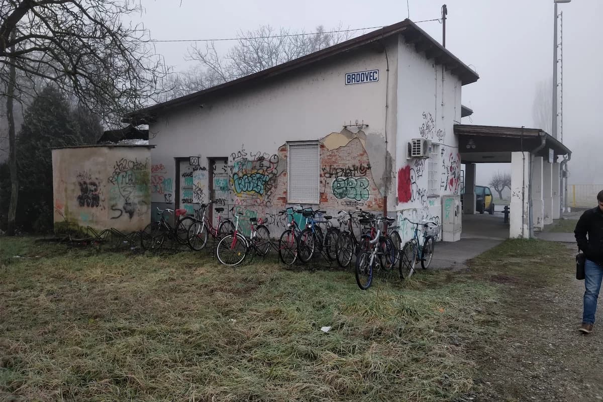 Željeznička stanica Brdovec