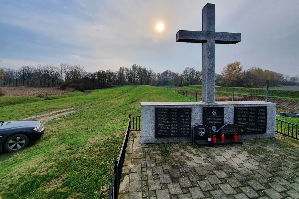 Spomenik poginulim pripadnicima 3. brigade hrvatske vojske Kune