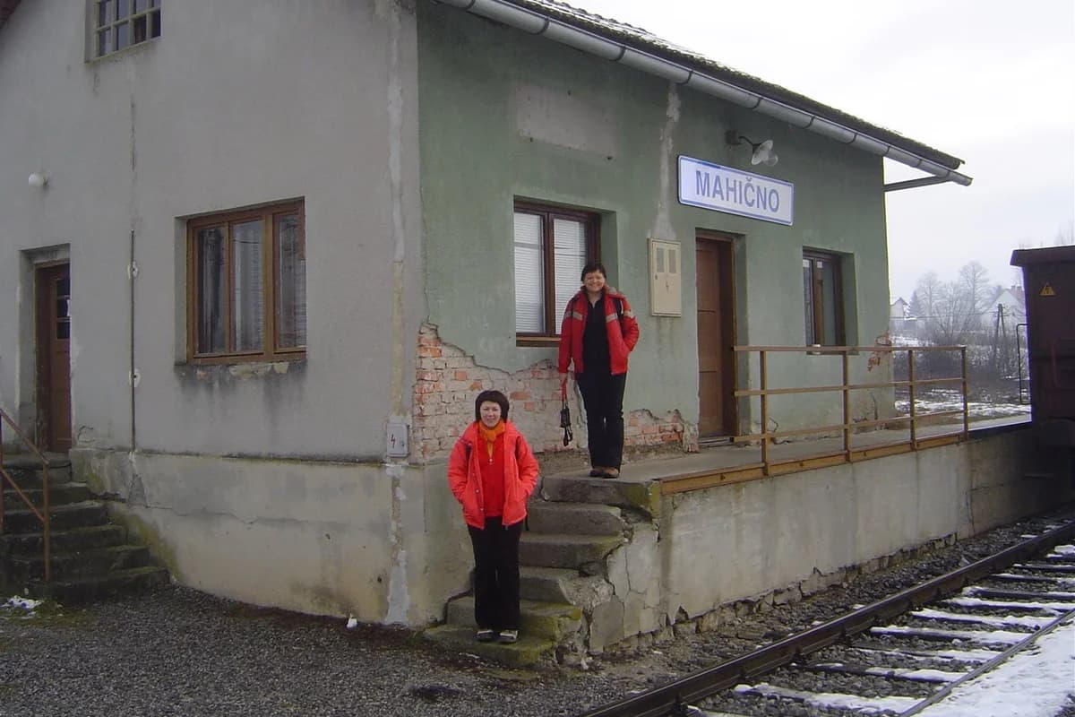 Željeznička stanica Mahićno